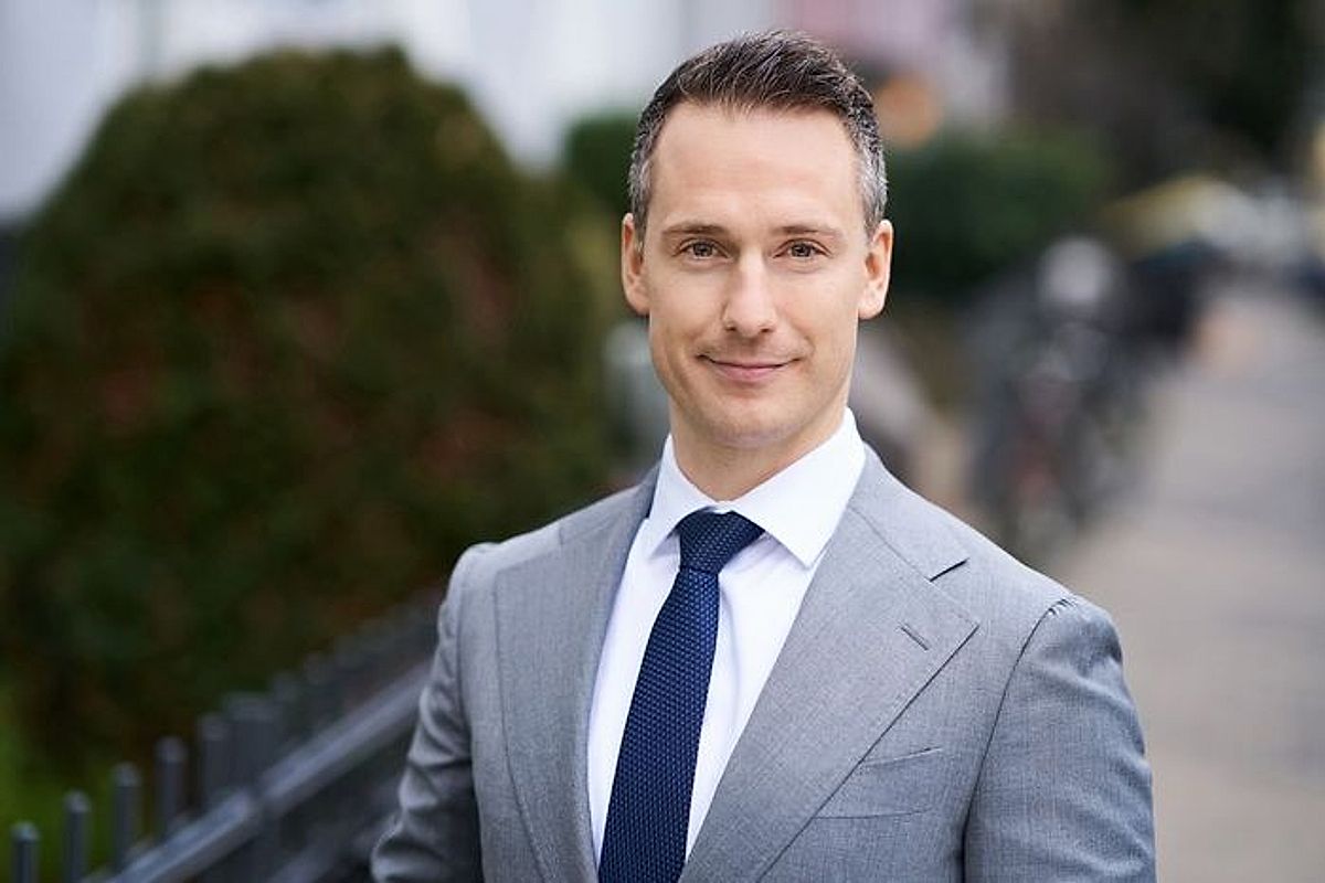 Source For Alpha verstärkt sich mit Dennis Wittmer